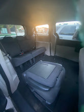 Load image into Gallery viewer, Dodge Caravan SE 2010 Used Car
